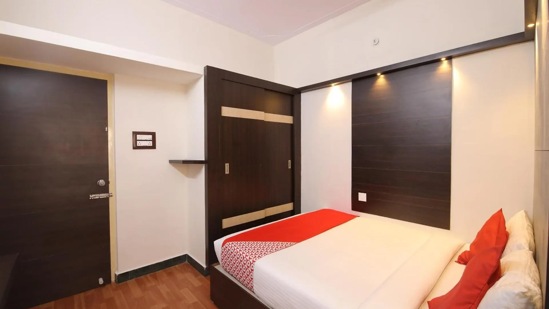 Hotel Collection O Royal Sand Mysore